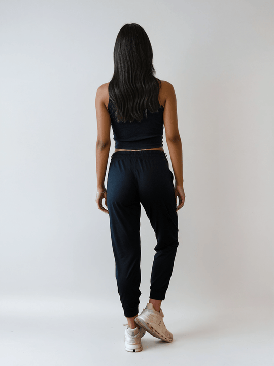 The Performance Jogger - Short - Public Veil